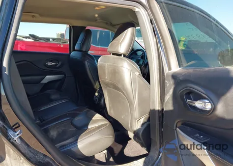 2018 Jeep Cherokee Latitude Plus Fwd z USA, uszkodzony, nr VIN 1C4PJLLB5JD621769